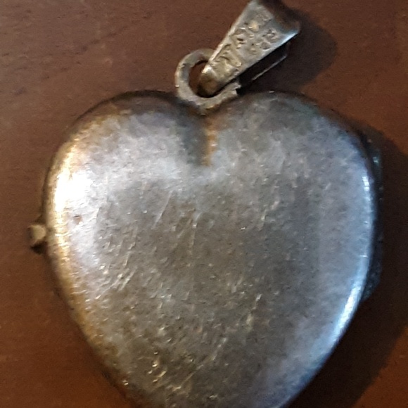 Itailan Silver heart locket - Picture 2 of 4